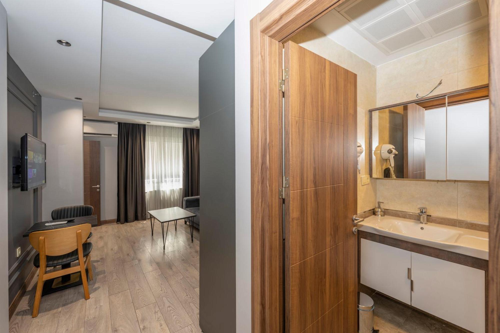 Comfort Suites Hotel Стамбул Экстерьер фото